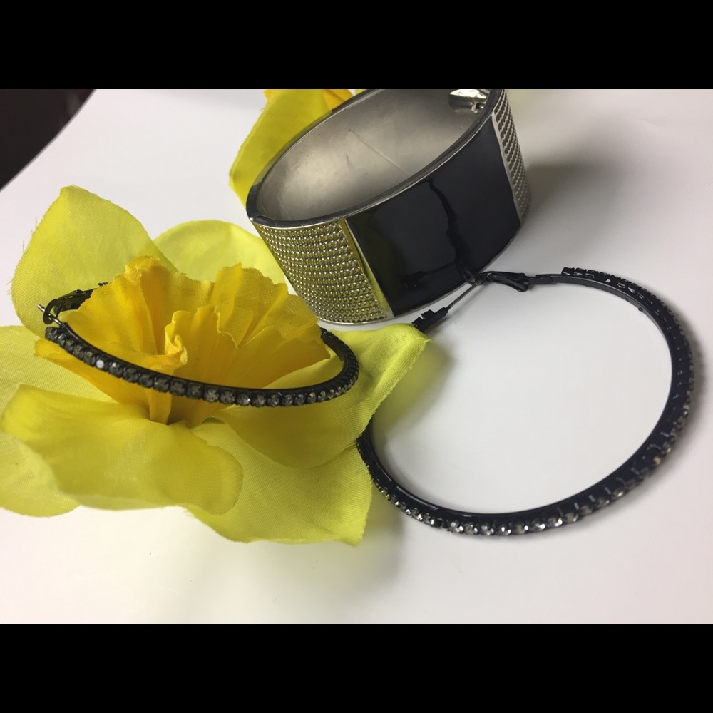 Black and sliver Bracelet with matching earrings